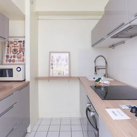 Du Port - Welkeys Apartment *